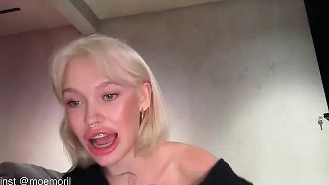 golden_aline - Golden_Aline's free webcam - UK Sex Cams