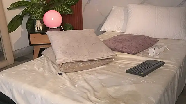 SophieCollins_1 webcam