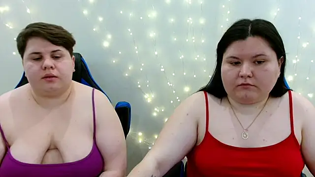 BeckyAndHellen webcam