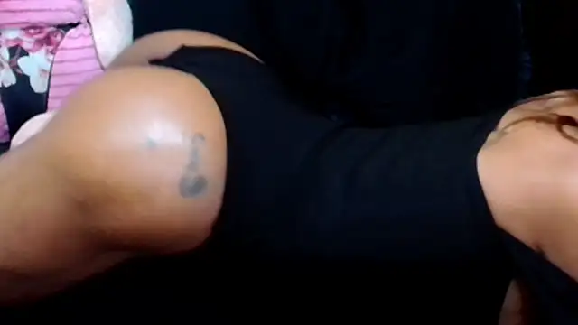 Nubiangiggles webcam