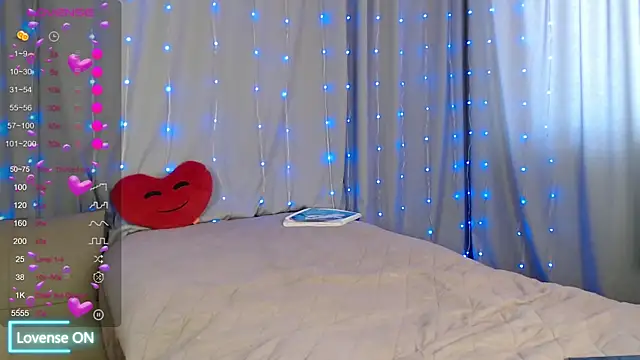 DaddysSluttyGirl2001 webcam