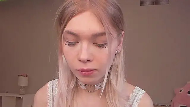 Blondy_Fina's live cam