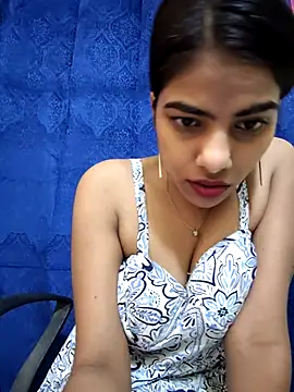 Webcam Model (Alisha_Babyy)  is live.Free join now!