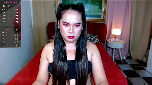 HugeCumRainSamantha webcam