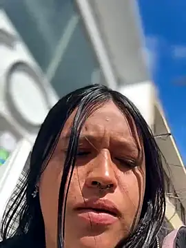 _Mia-Safety_Inspector webcam