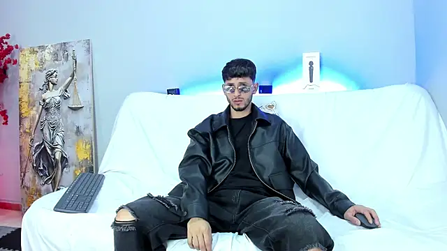 dracke_and_zara webcam