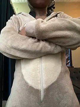 NaughtyShawdy webcam