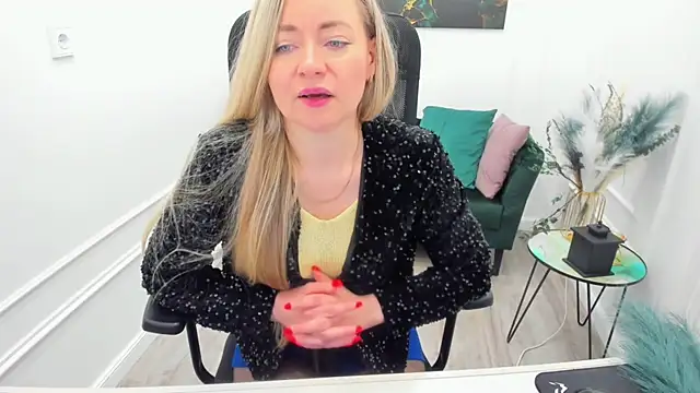 CharlotteKerti webcam