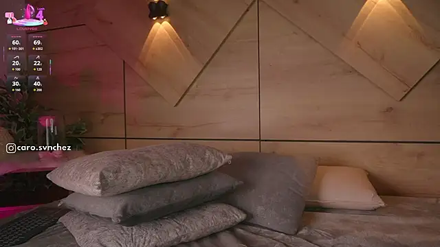 caro_sanchezz webcam