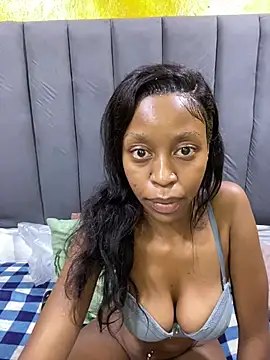 SexyPetitex25 webcam