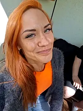 SlimBellaOfficial webcam