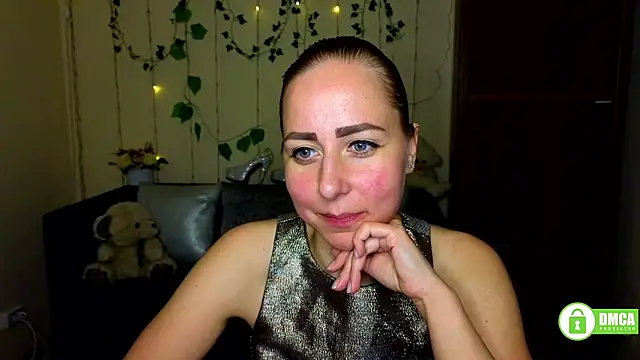 Alicewonderrmiss webcam