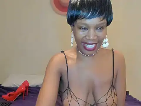 AfricanSquirtingQueen webcam