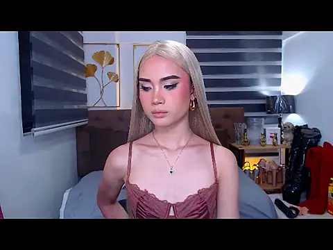 JuicyCockThea webcam