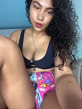 Webcam Model (SophieD)  is live.Free join now!