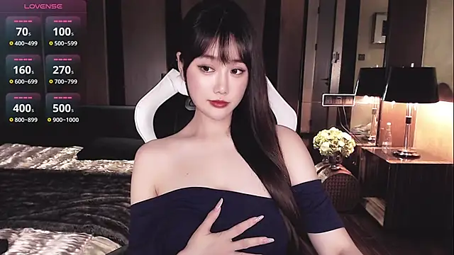 美女Aurora_-77在线直播