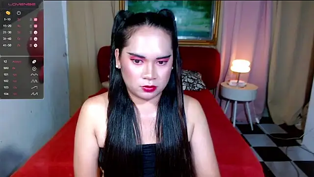 HugeCumRainSamantha webcam