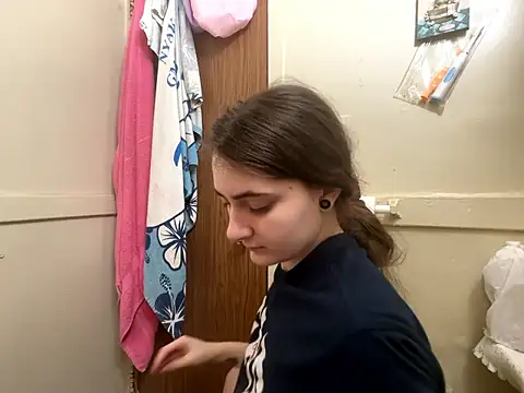 Snowbunnycake_131 webcam