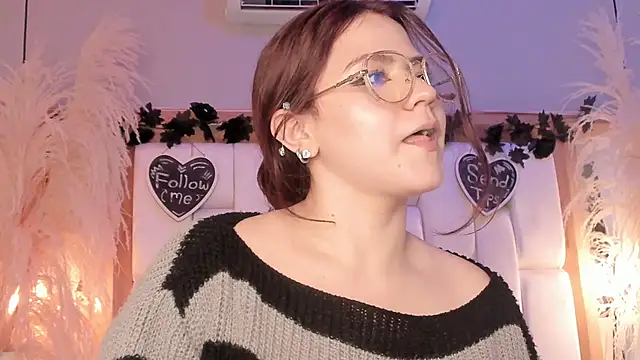 Daphne_And_Roger webcam