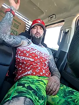 Beardedtattood webcam