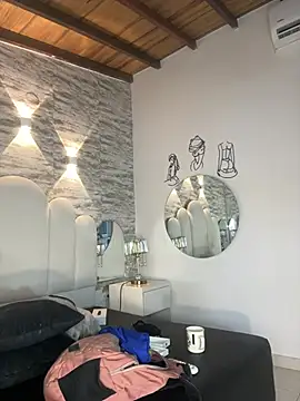 Webcam Model (Kristy1_)  is live.Free join now!