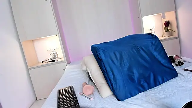 tessalowe - TessaLowe's free webcam - UK Sex Cams