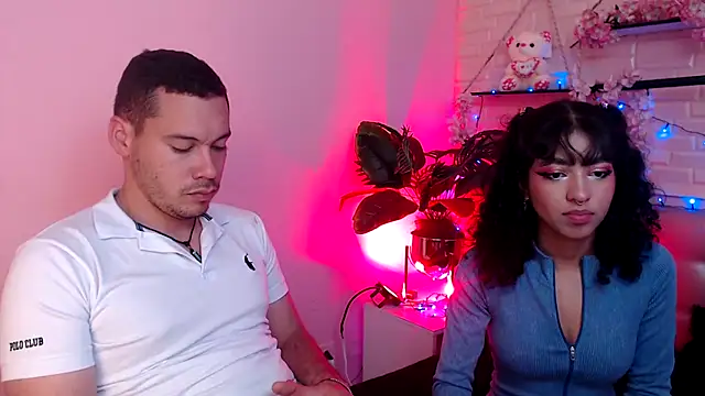 Aronandmoli69 webcam