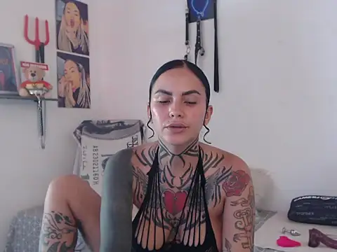 Perola__May live sex cam