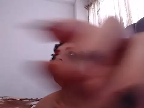 saara_johnson496 webcam