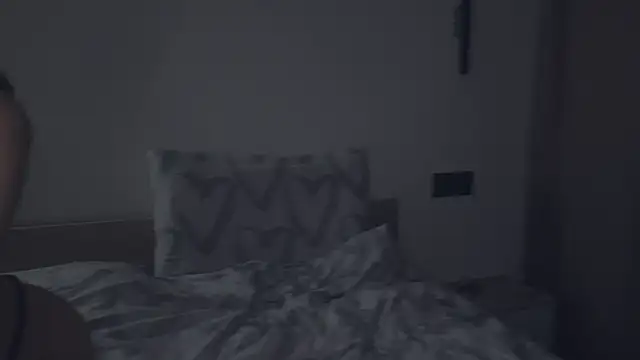 Ur_neighbor_Kira webcam