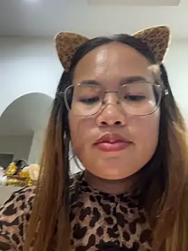 Ponthip live sex cam