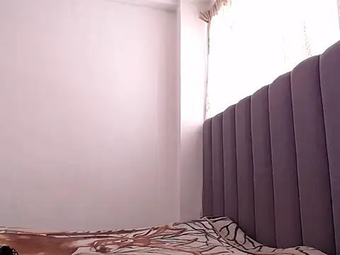 saara_johnson496 live sex cam