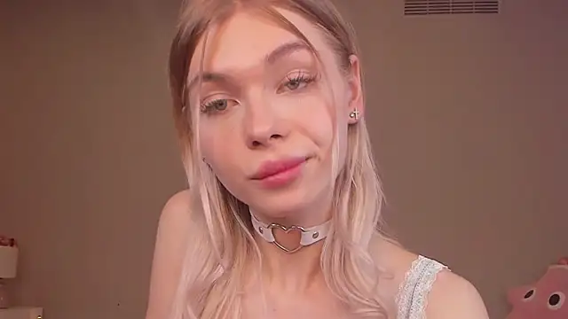 Blondy_Fina webcam