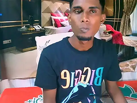 IndianThuggin webcam