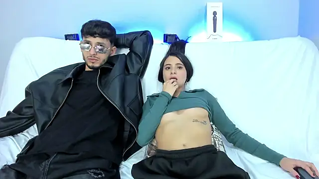 dracke_and_zara webcam