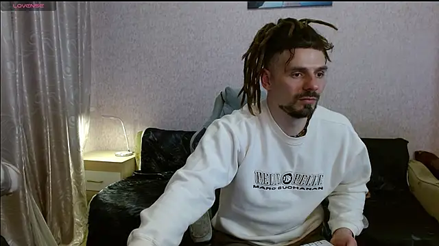 Aestheticguy101 webcam