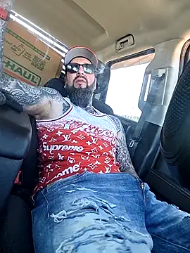 beardedtattood (Ask my age) - Pants off 😈😈😈