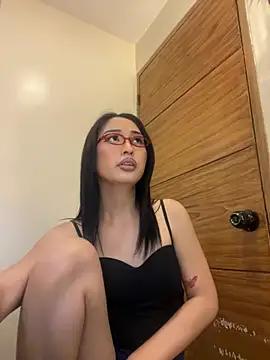 goddess_athena69 (T teen) - CUM IN PUBLIC