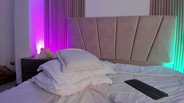 Victoria_Beaumont webcam