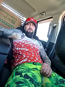 Beardedtattood webcam