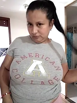 SexyandnaughtyLatinos webcam