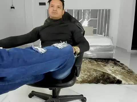 master_leather webcam