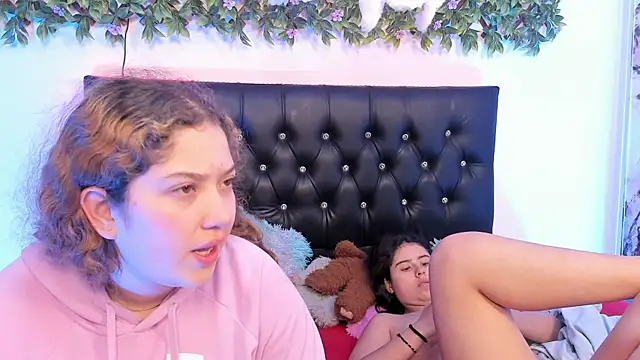 valeria_and_zoe webcam