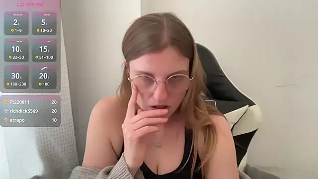 BustyKellyXXX webcam