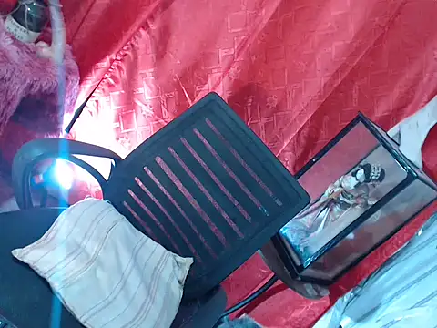 yoursweetmajesticrose webcam