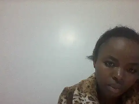 BlackDiva13 webcam