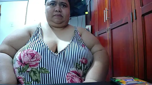 hotlesby4uxxx webcam