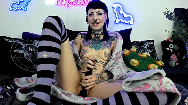 Purple_Coffin666 webcam