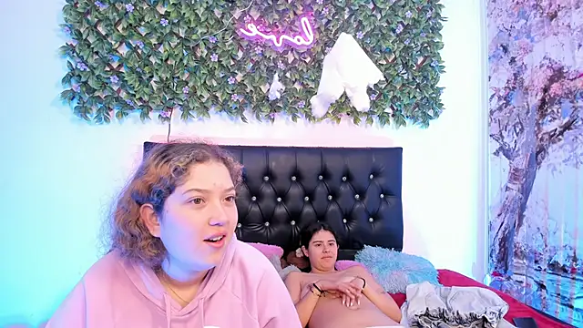 valeria_and_zoe webcam