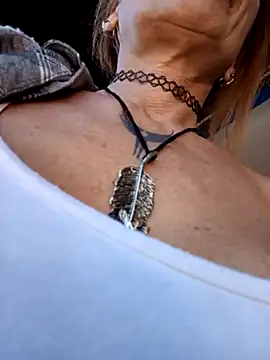 Webcam Model (FrozenWaffle)  is live.Free join now!